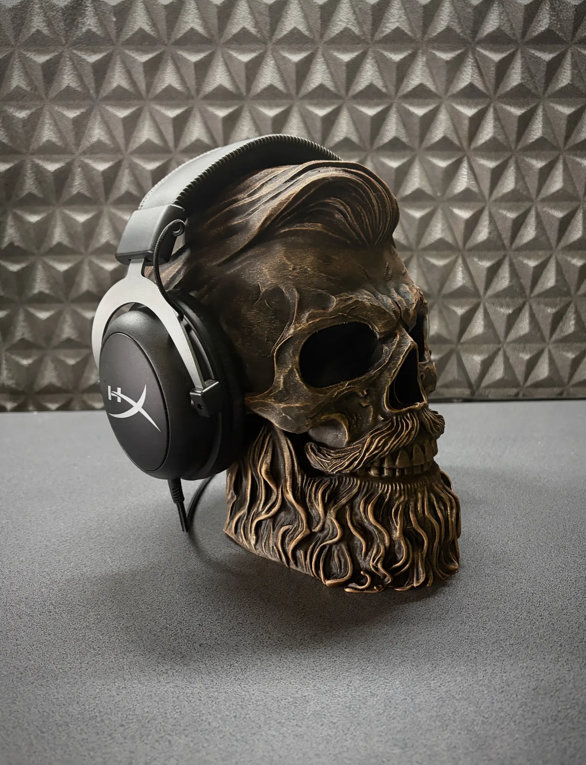 The Gentleman Skull - Headphone Stand, photo 3 of 4 - The Gentleman Skull - Headphone Stand Art