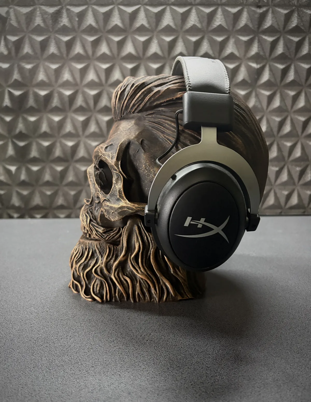 The Gentleman Skull - Headphone Stand, photo 4 of 4 - The Gentleman Skull - Headphone Stand Art