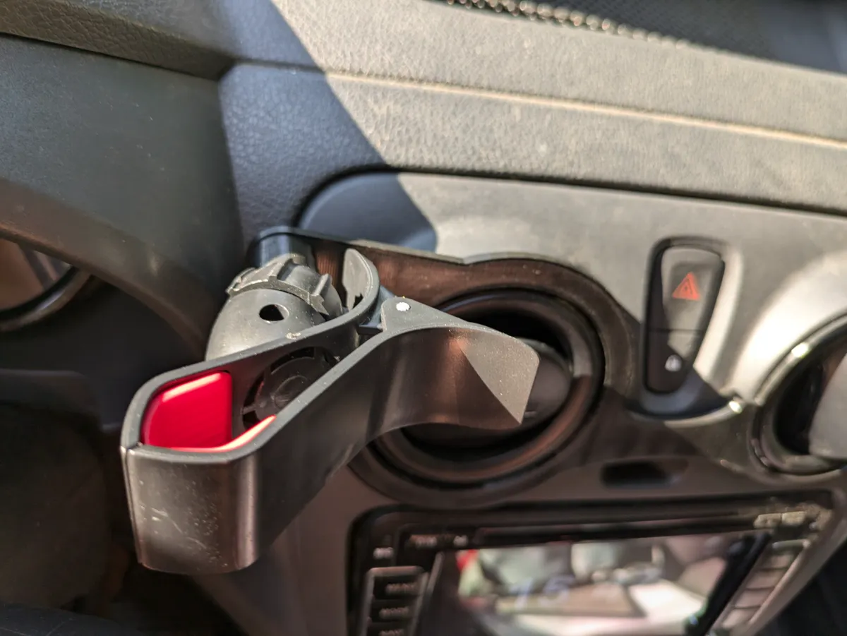 Dacia Sandero/Dokker Phone Holder, photo 4 of 4 - Dacia Sandero/Dokker Phone Holder Hobby & DIY