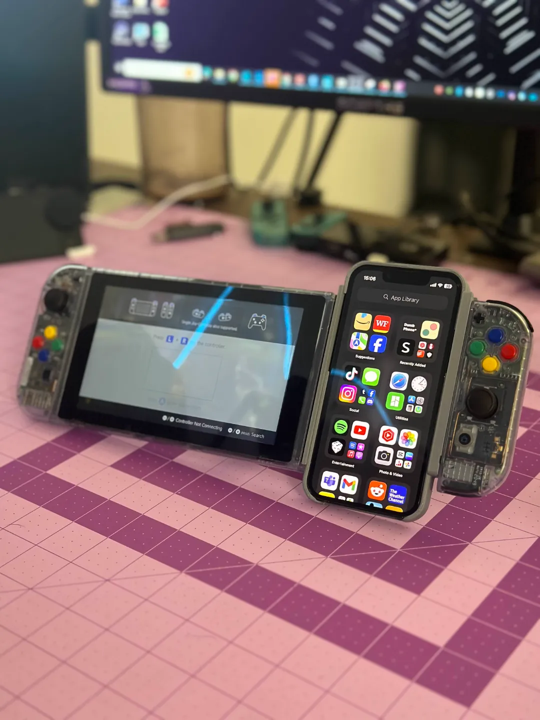 Nintendo Switch iPhone 13 mini Adapter, photo 4 of 4 - Nintendo Switch iPhone 13 mini Adapter Hobby & DIY