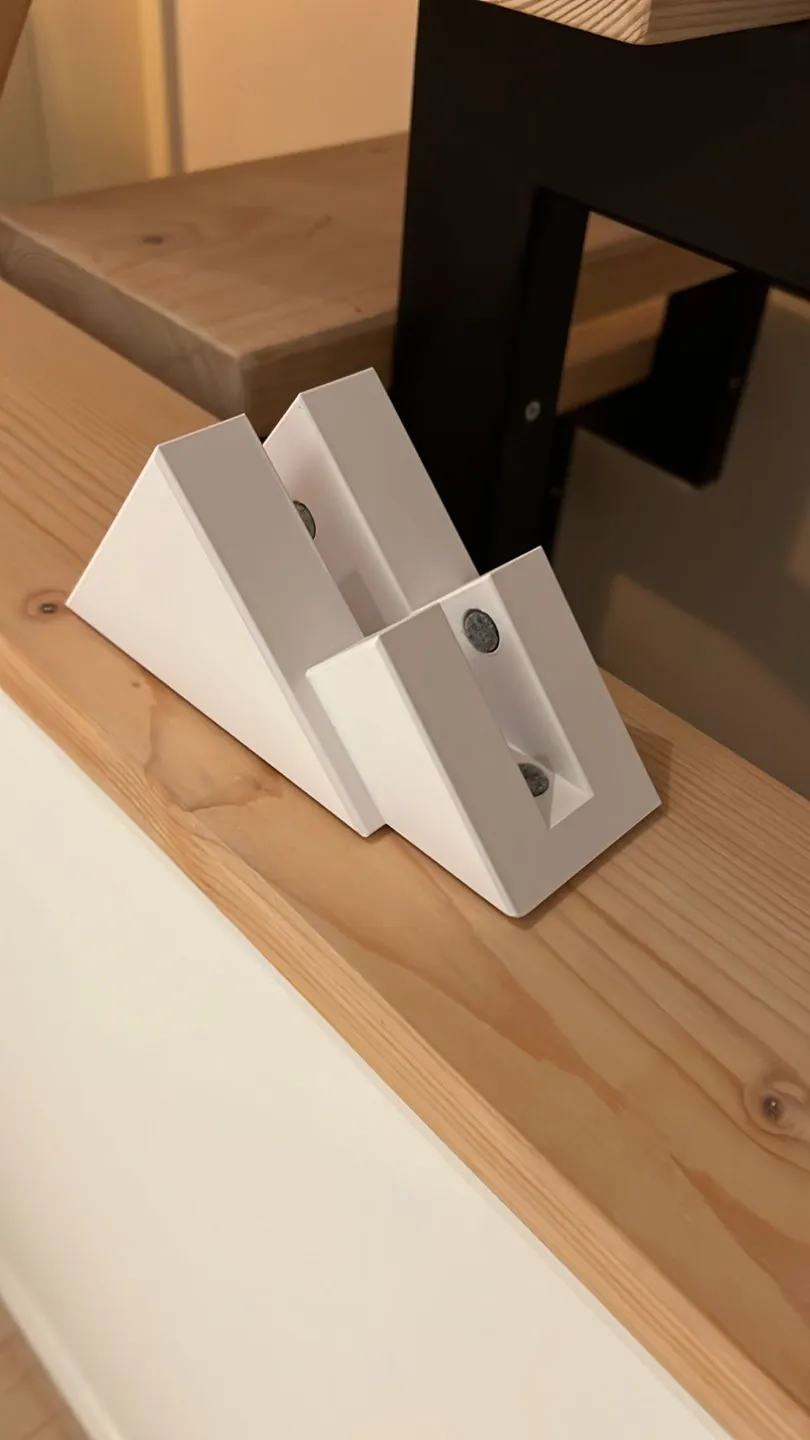 Laptop Holder/Stand, photo 2 of 4 - Laptop Holder/Stand Household