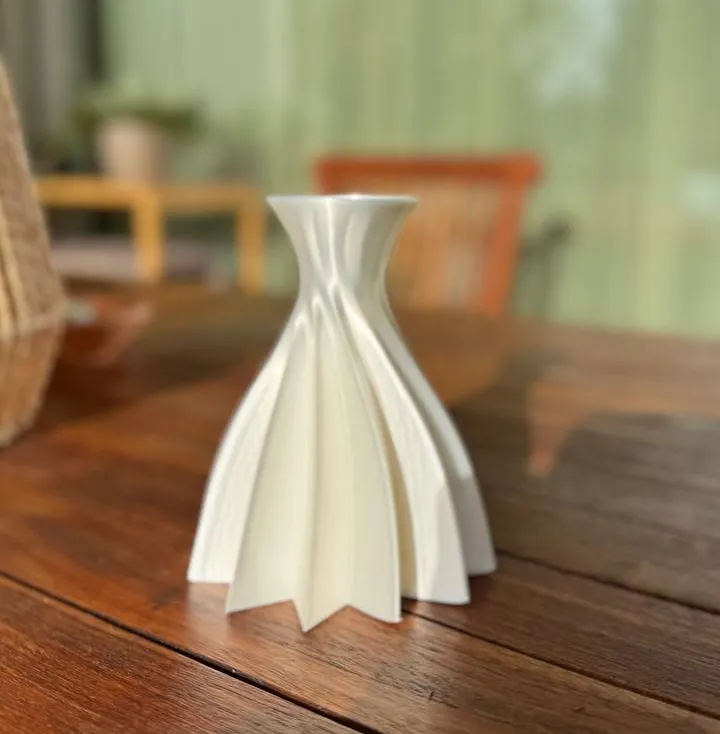 Vaso Moderno Spirale - Home Accents, in stock in India