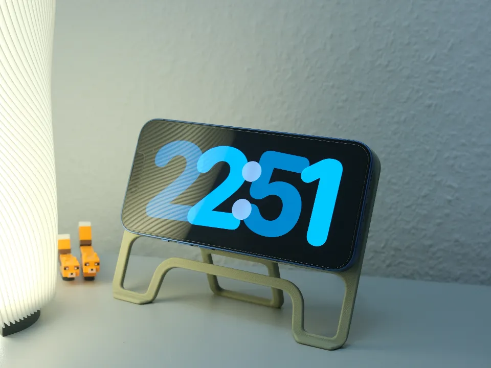 Retro Display Inspired MagSafe iPhone Stand - Electronics, in stock in India
