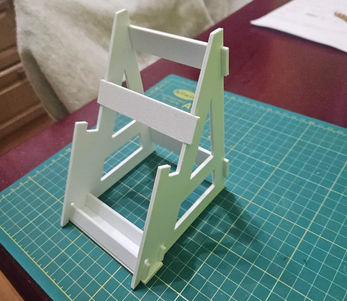 phone stand for the wall - Gadgets, in stock in India