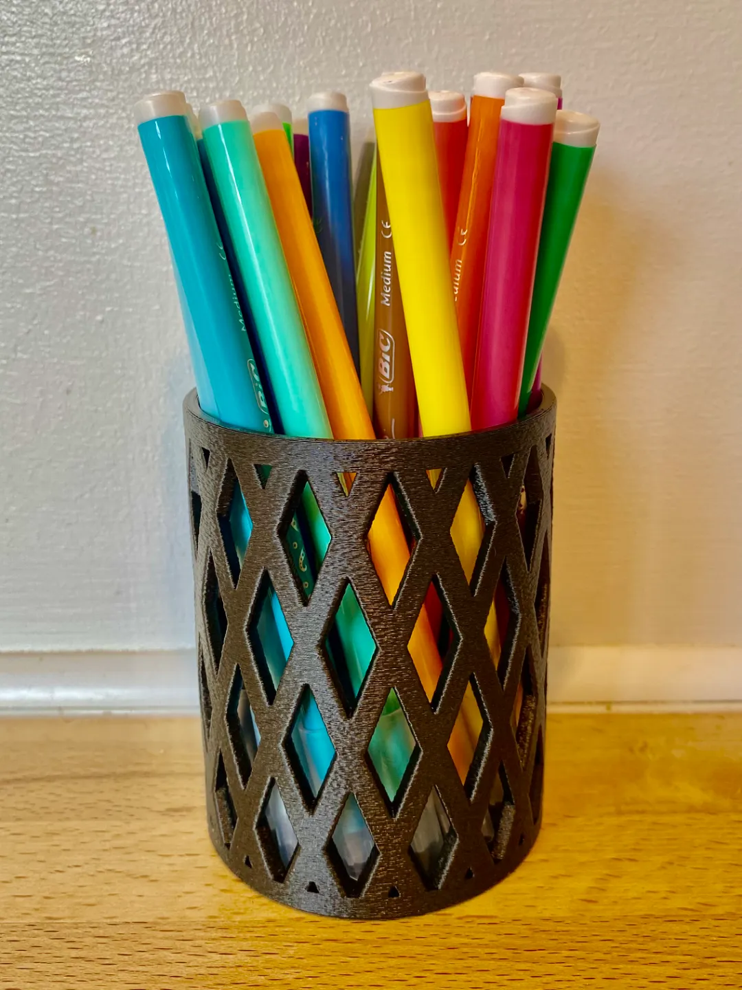 Lattice Style Stationary Holder - Pen Pencil Pot, photo 3 of 4 - Lattice Style Stationary Holder - Pen Pencil Pot Desk & Office