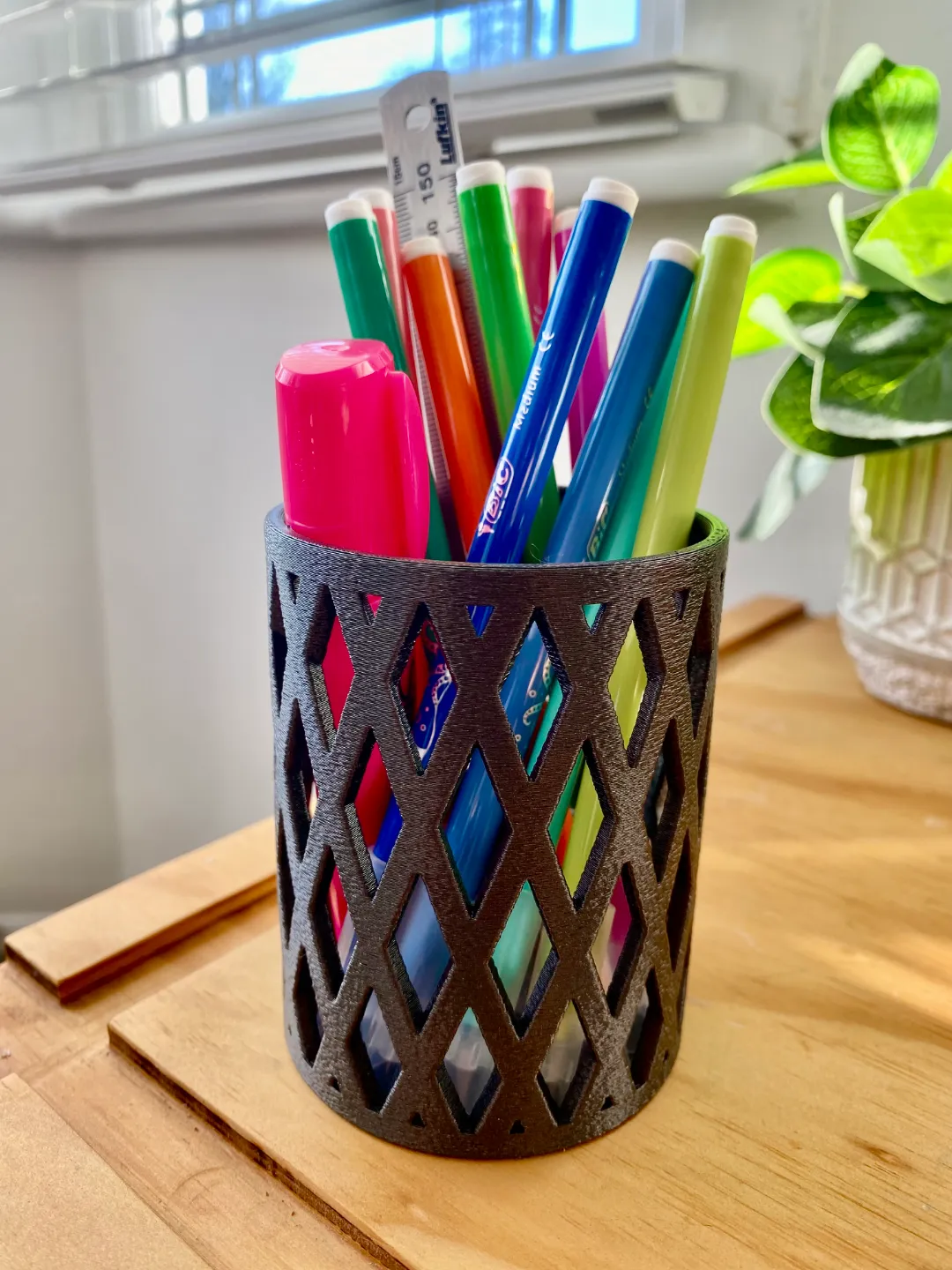 Lattice Style Stationary Holder - Pen Pencil Pot, photo 4 of 4 - Lattice Style Stationary Holder - Pen Pencil Pot Desk & Office