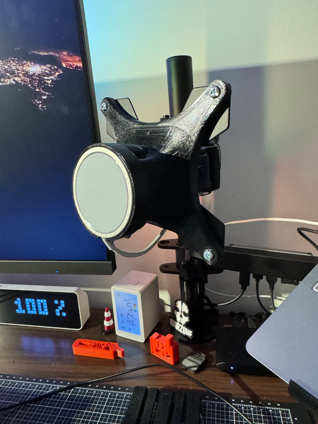 MagSafe VESA Mount 100X100 (By KD3D Labs), photo 3 of 4 - MagSafe VESA Mount 100X100 (By KD3D Labs) Desk & Office