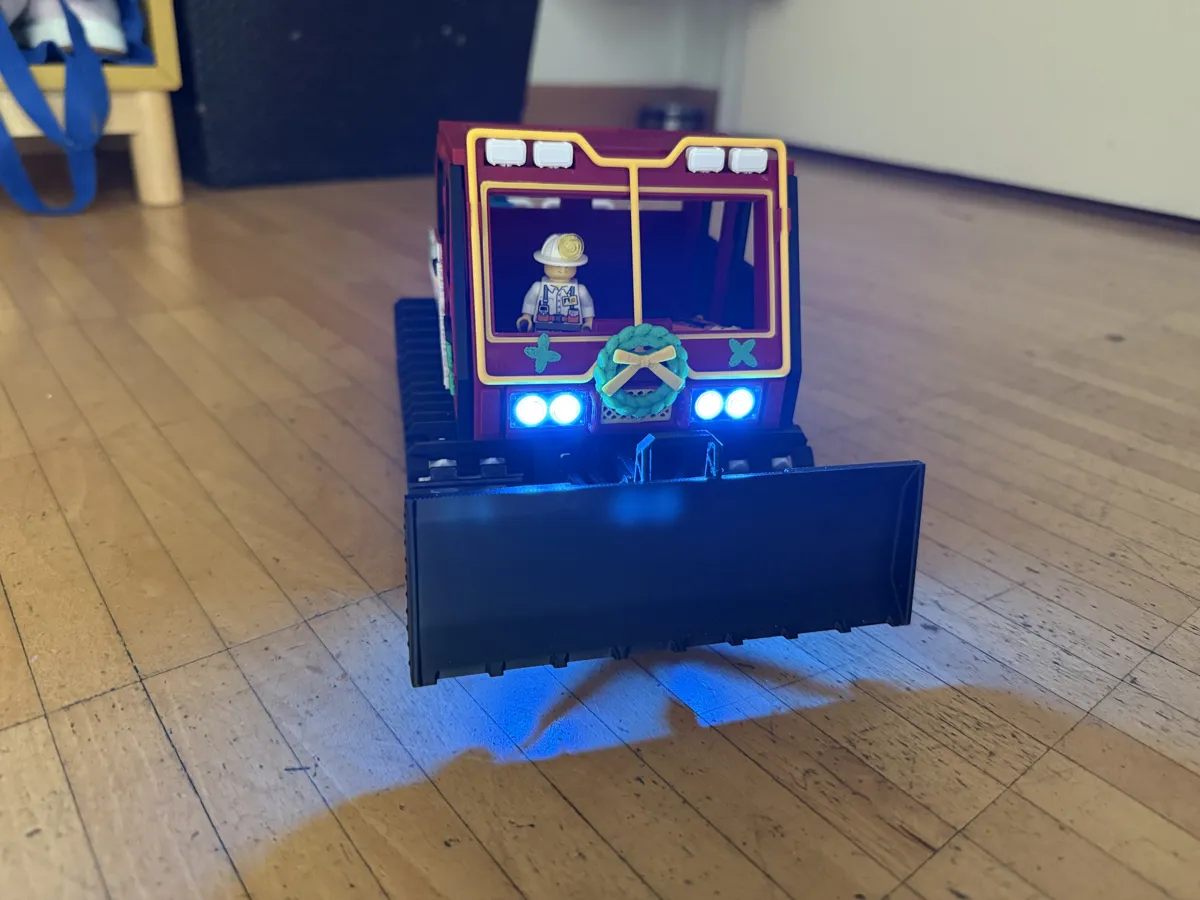 RC CyberBrick (L€go) Mod- Christmas Santa Snowcat, photo 2 of 4 - RC CyberBrick (L€go) Mod- Christmas Santa Snowcat Models, RC & Drones