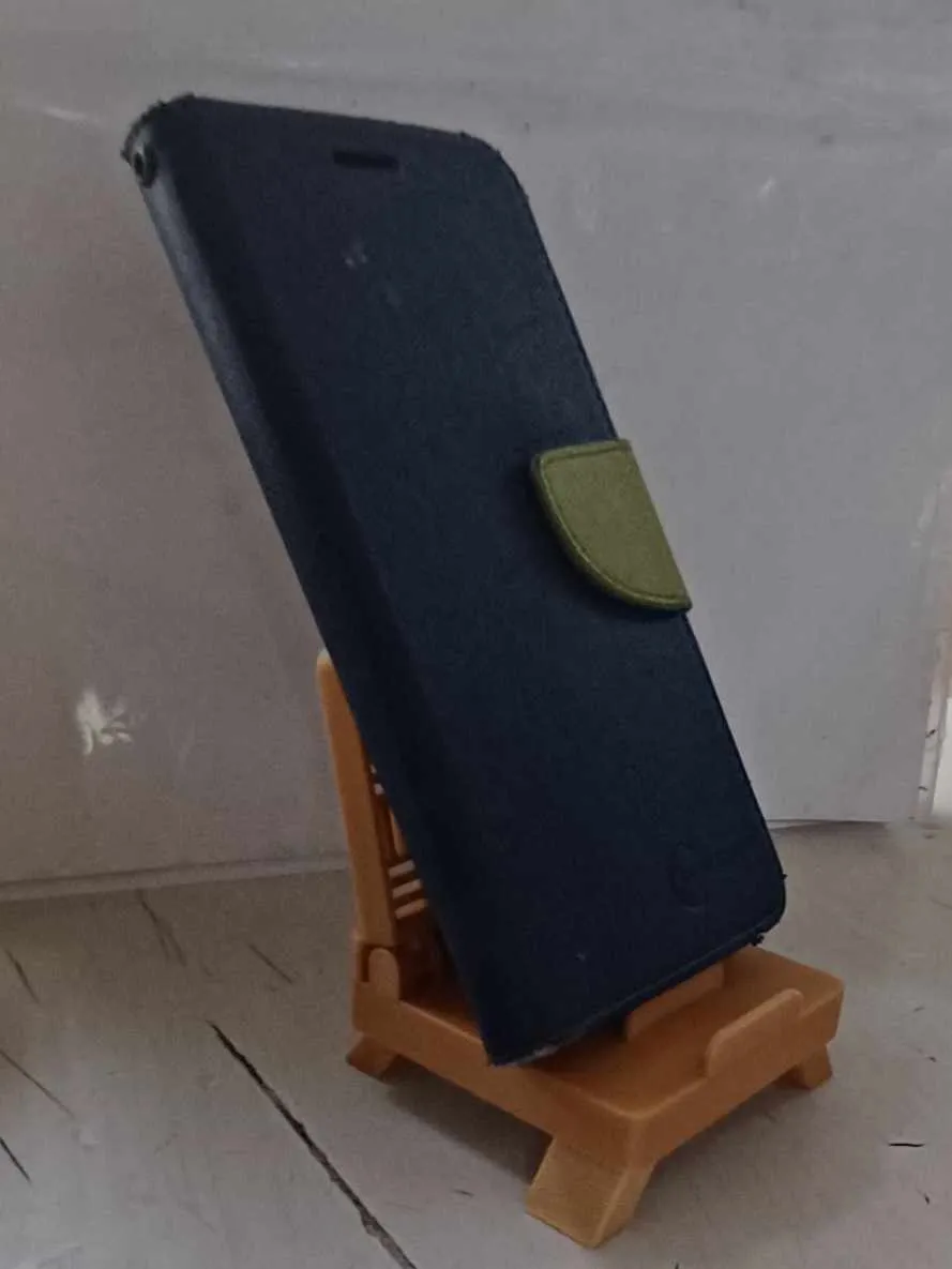 Foldable Portable Phone Stand, photo 2 of 4 - Foldable Portable Phone Stand Tools