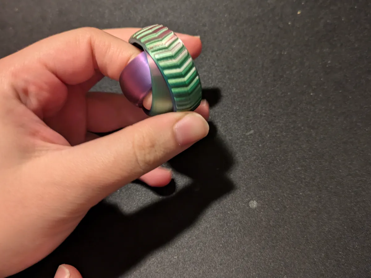 Finger spinner