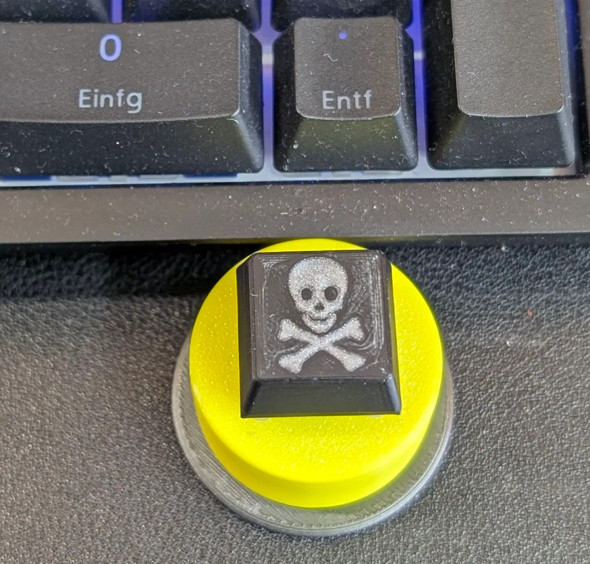 Jogis Keycaps for MX-Keys #1 - Warnsigns, photo 2 of 4 - Jogis Keycaps for MX-Keys #1 - Warnsigns Hobby & DIY