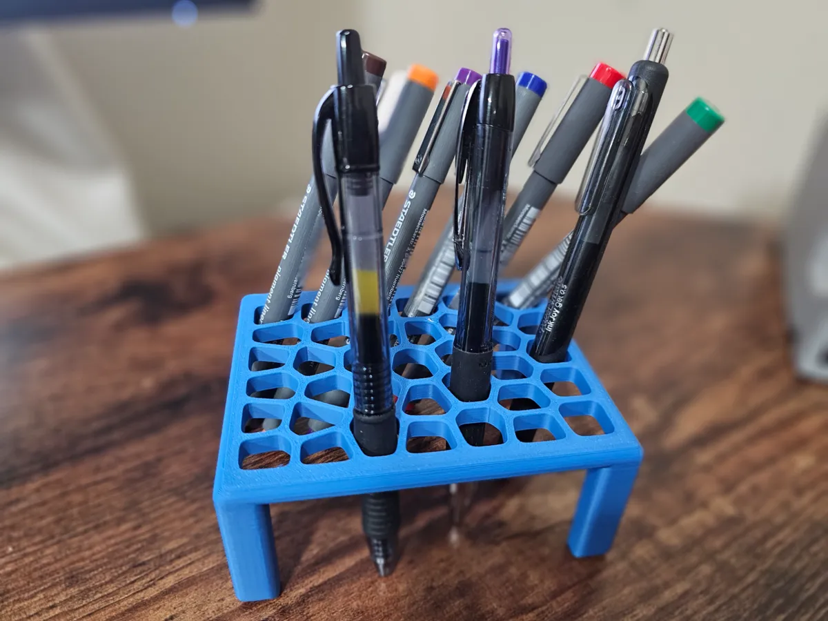 Voronoi Style Pen Holder