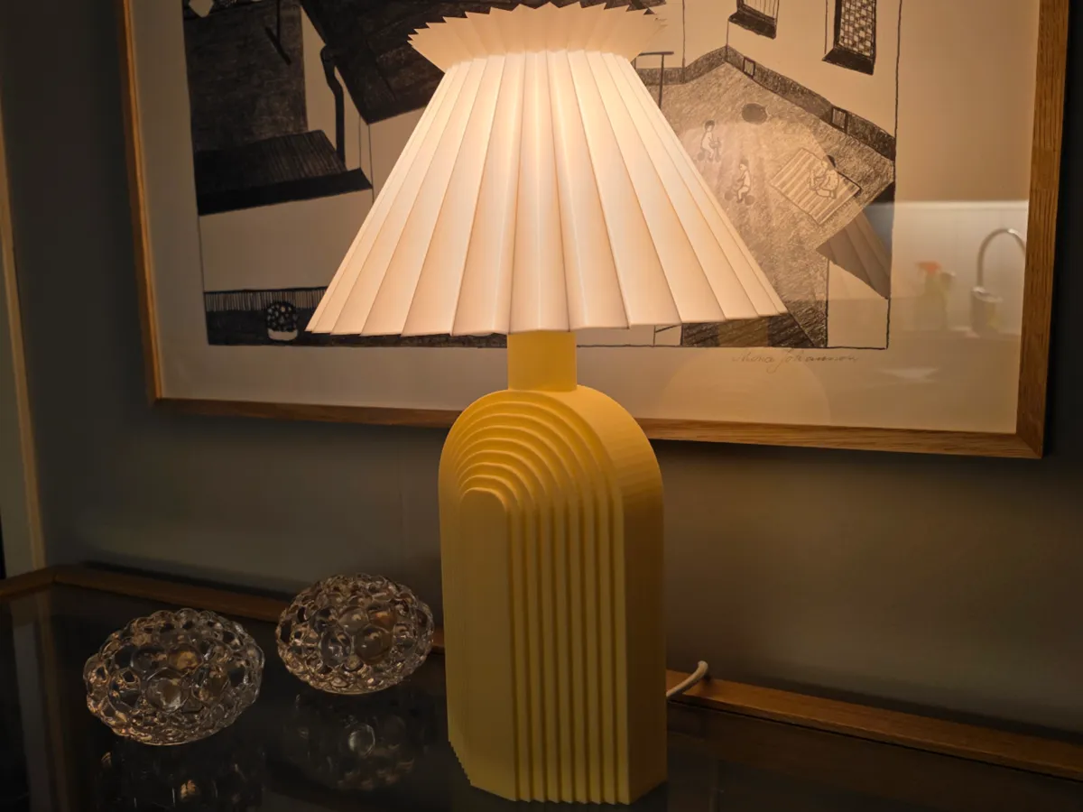 Arcus Deco Lamp - pleated shade