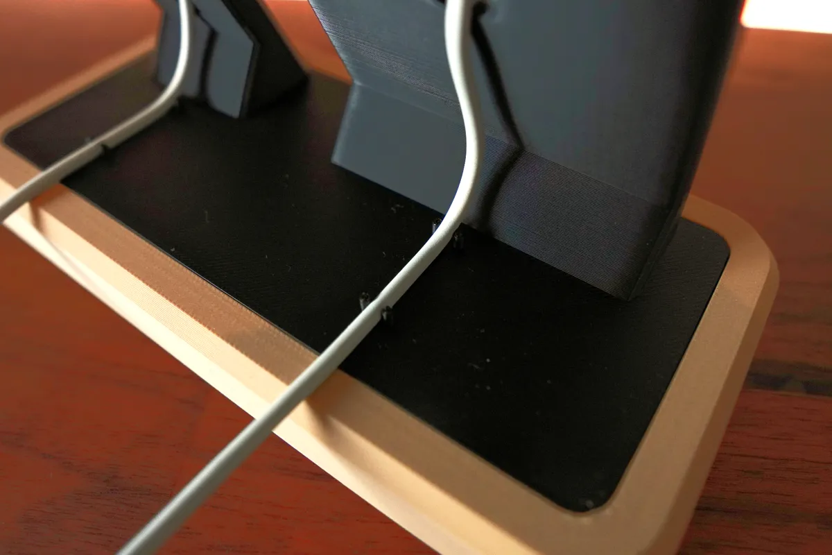 iPhone and Apple Watch Charging Stand, photo 3 of 4 - iPhone and Apple Watch Charging Stand Household
