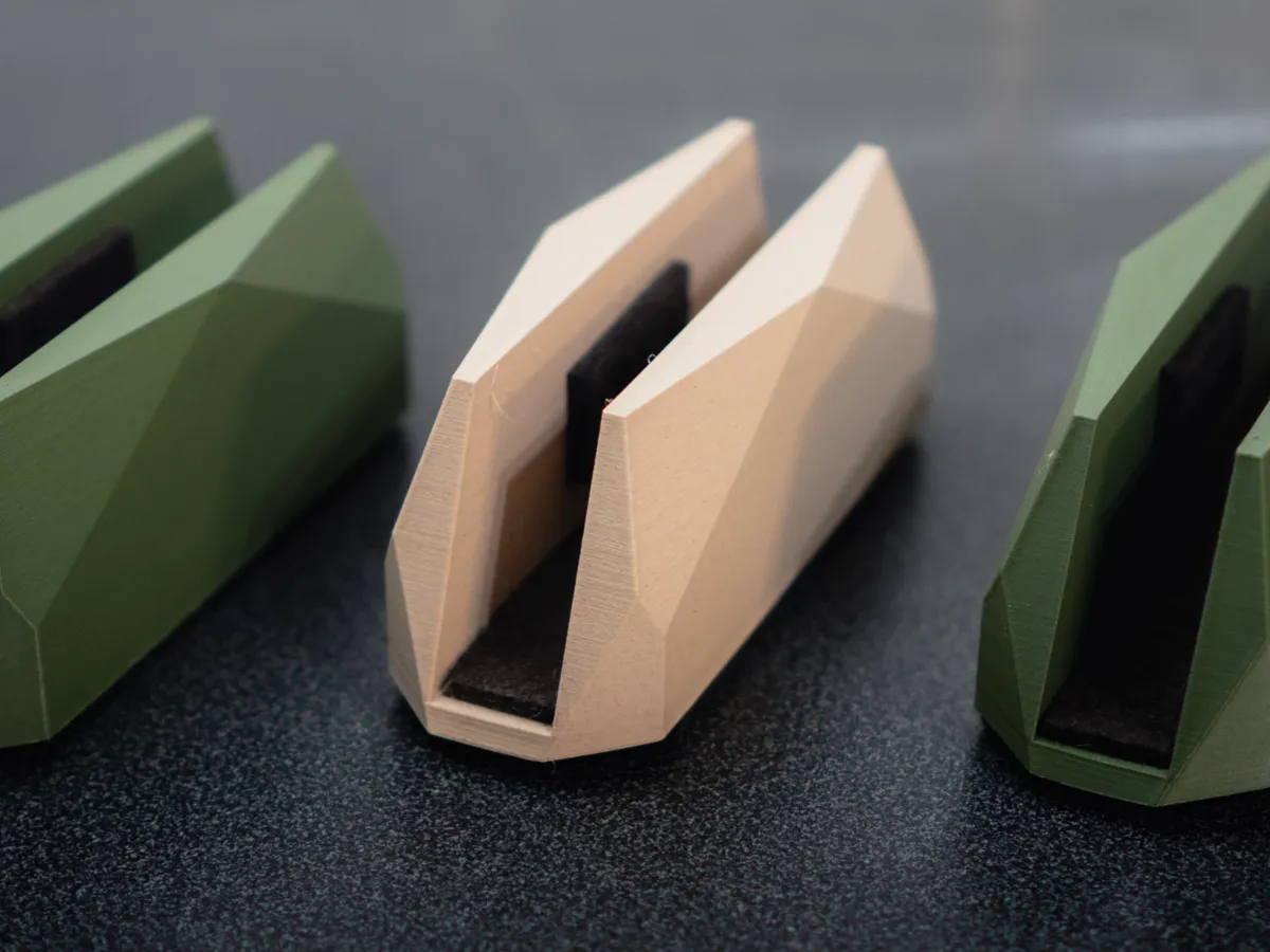Vertical laptop stand