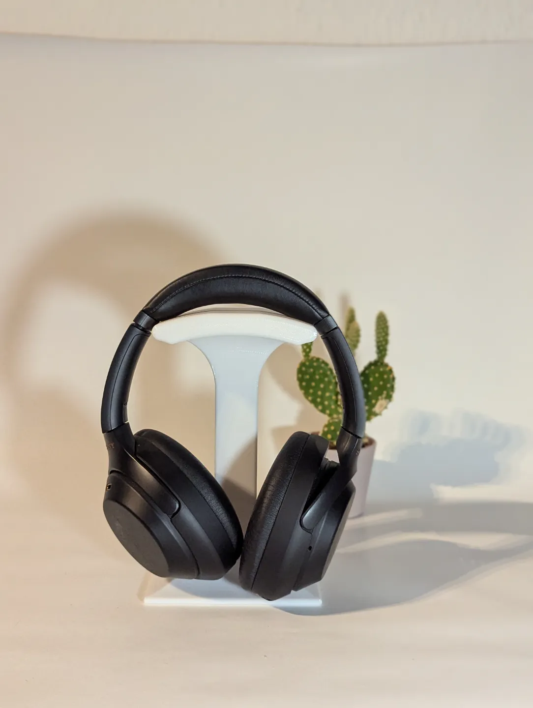 Headset Holder to stand on your desk, photo 2 of 4 - Headset Holder to stand on your desk Household