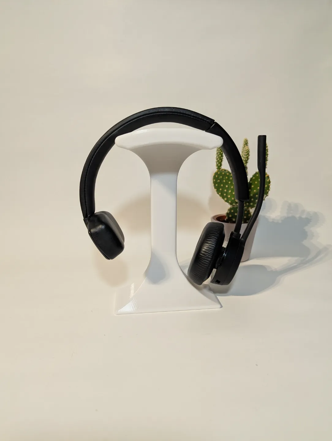 Headset Holder to stand on your desk, photo 3 of 4 - Headset Holder to stand on your desk Household