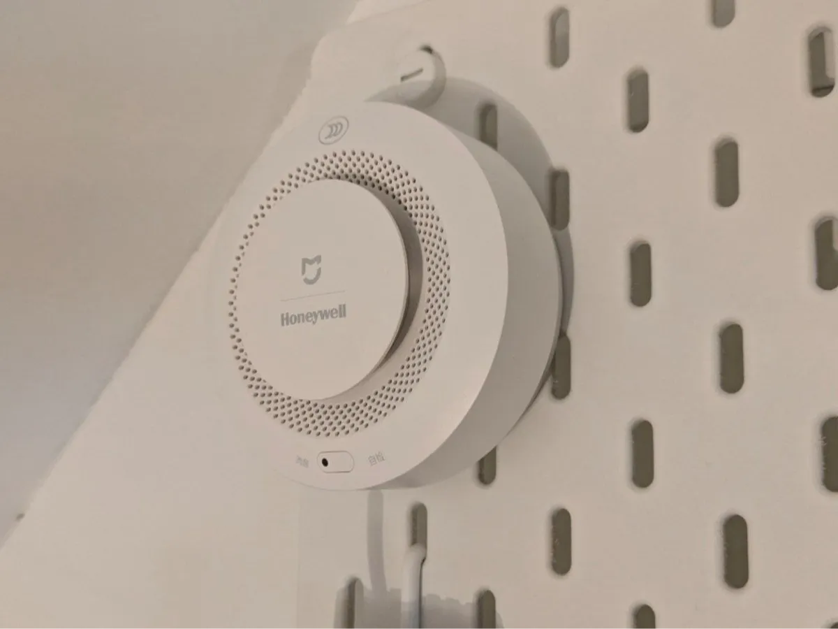 Xiaomi Mijia Honeywell smoke detector Skadis mount - Office, in stock in India