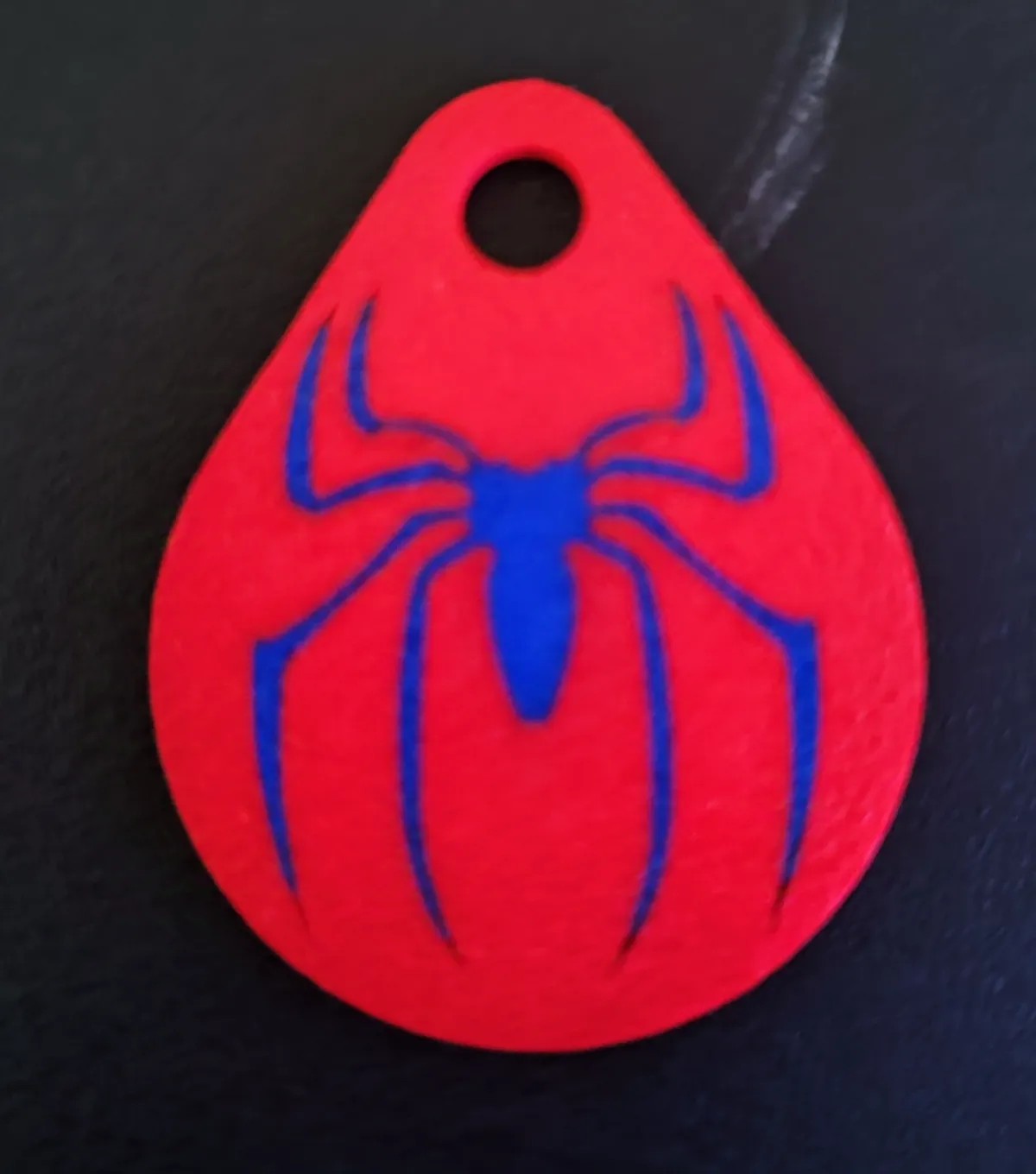 Llavero logo Spiderman & Superman, photo 4 of 4 - Llavero logo Spiderman & Superman Keychains