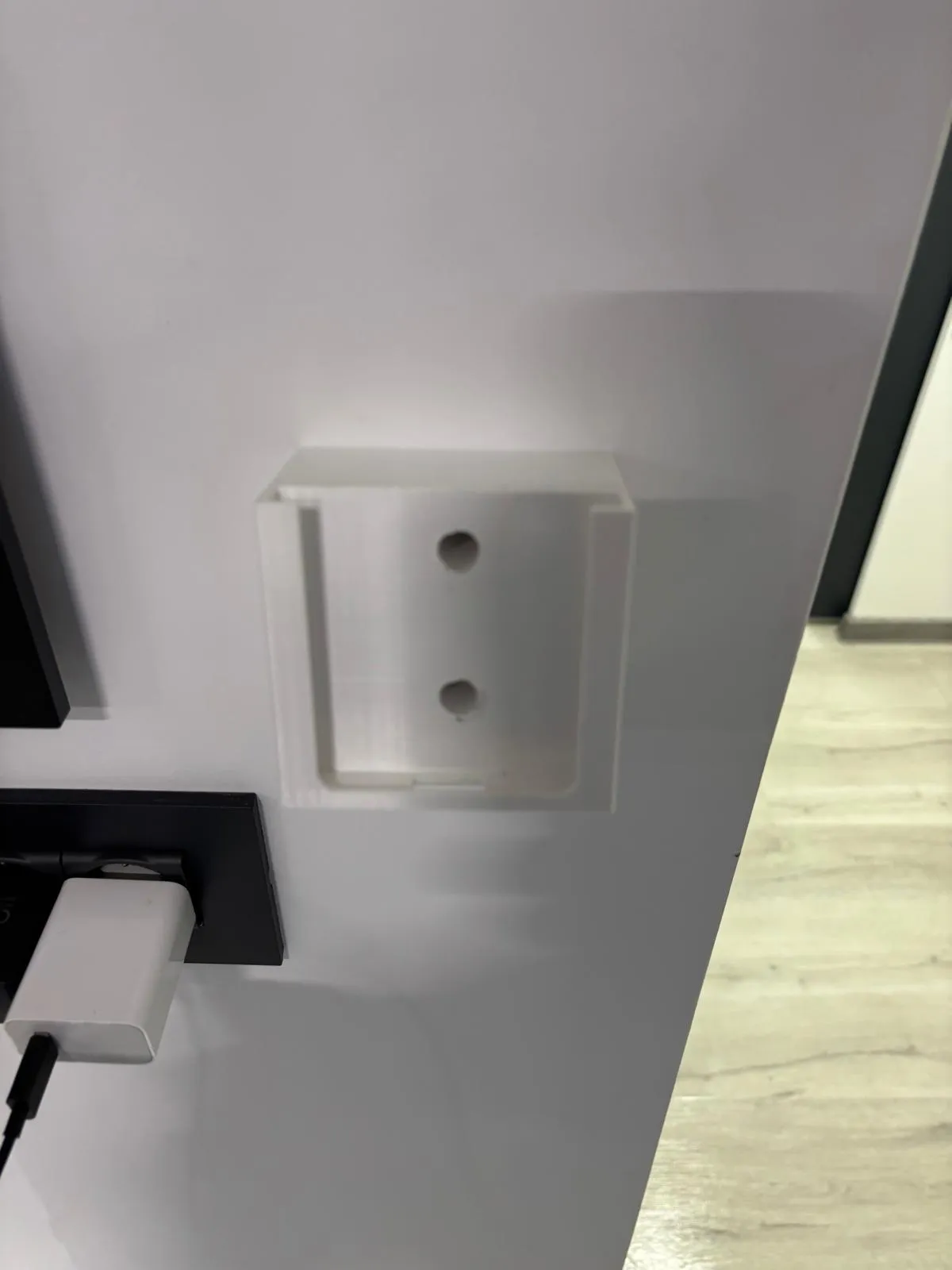 Motorola Moto G15 Wall Mount, photo 4 of 4 - Motorola Moto G15 Wall Mount Tools & Workshop