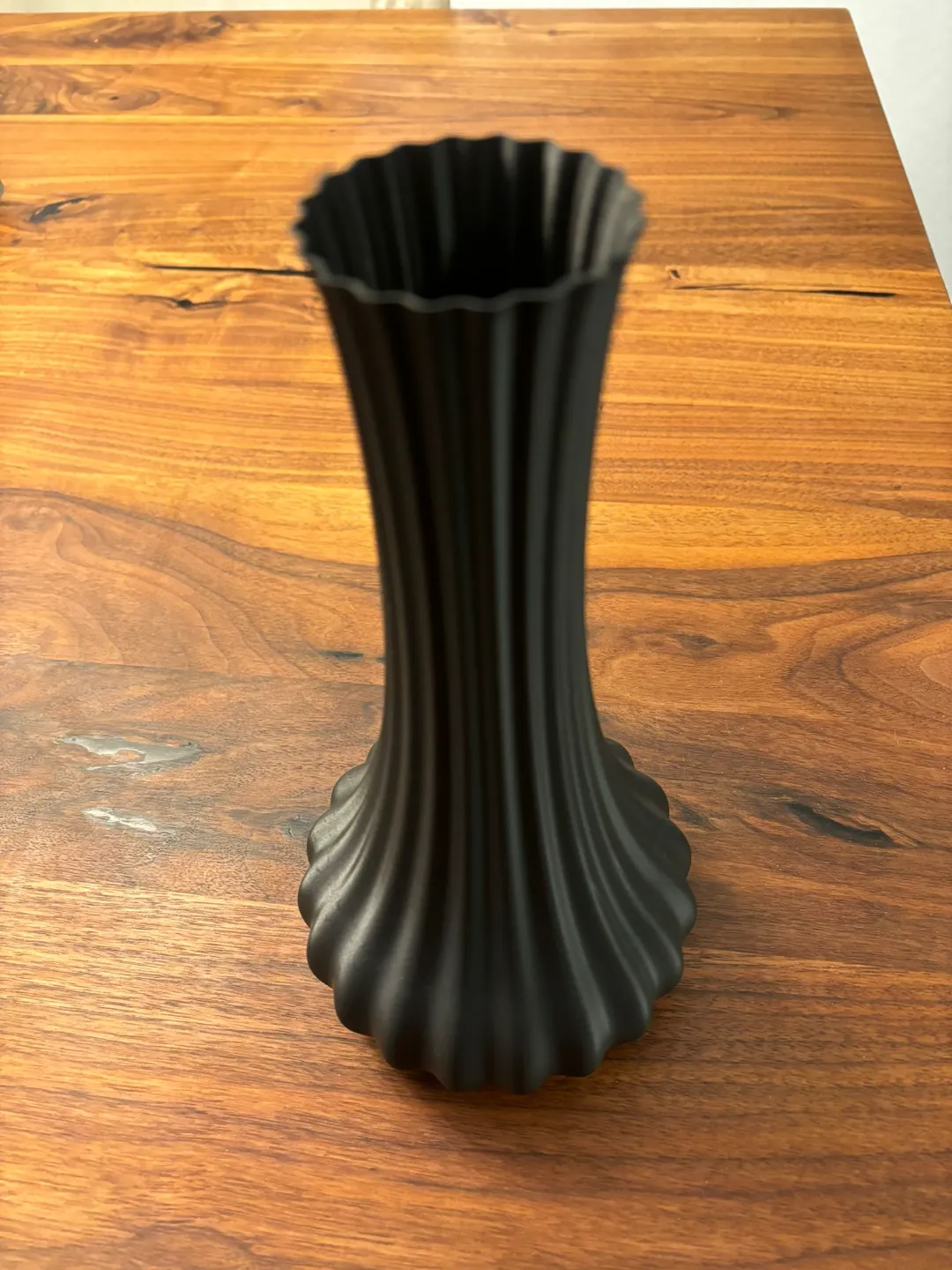 Vase Design Trumpet, photo 2 of 4 - Vase Design Trumpet Home Decor Items