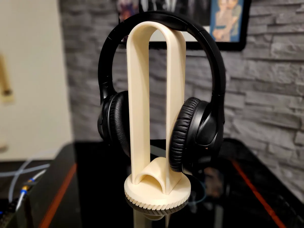 Modern Headphone Stand, photo 2 of 2 - Modern Headphone Stand Mobile & Device Accessories