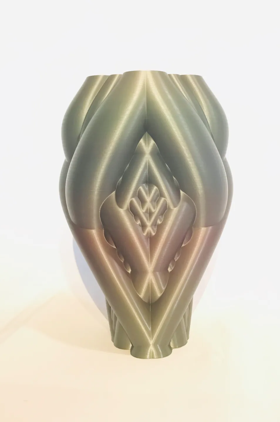 KNOTTED VINE VASE