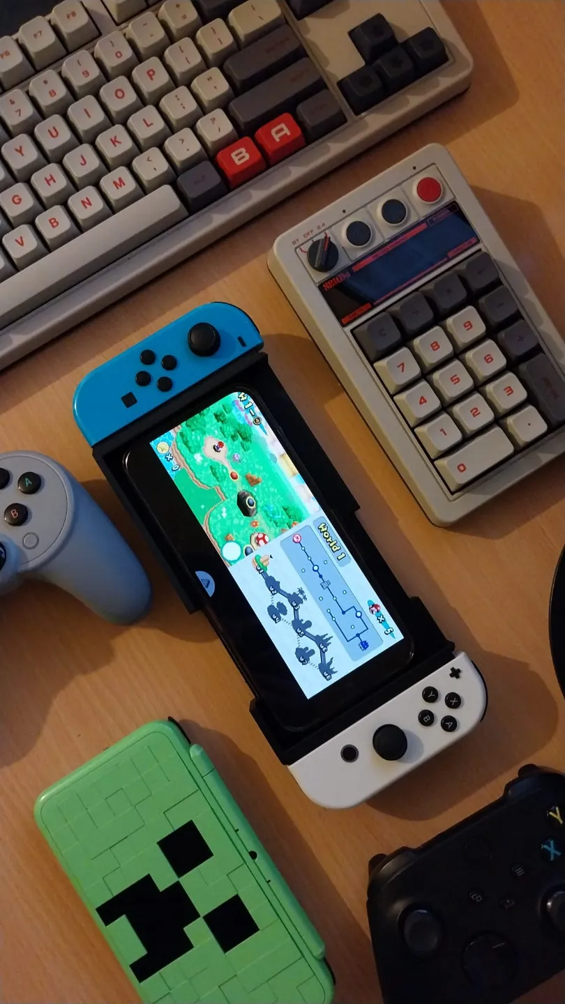 Phone Joycon Grip Controller, photo 3 of 4 - Phone Joycon Grip Controller Hobby & DIY