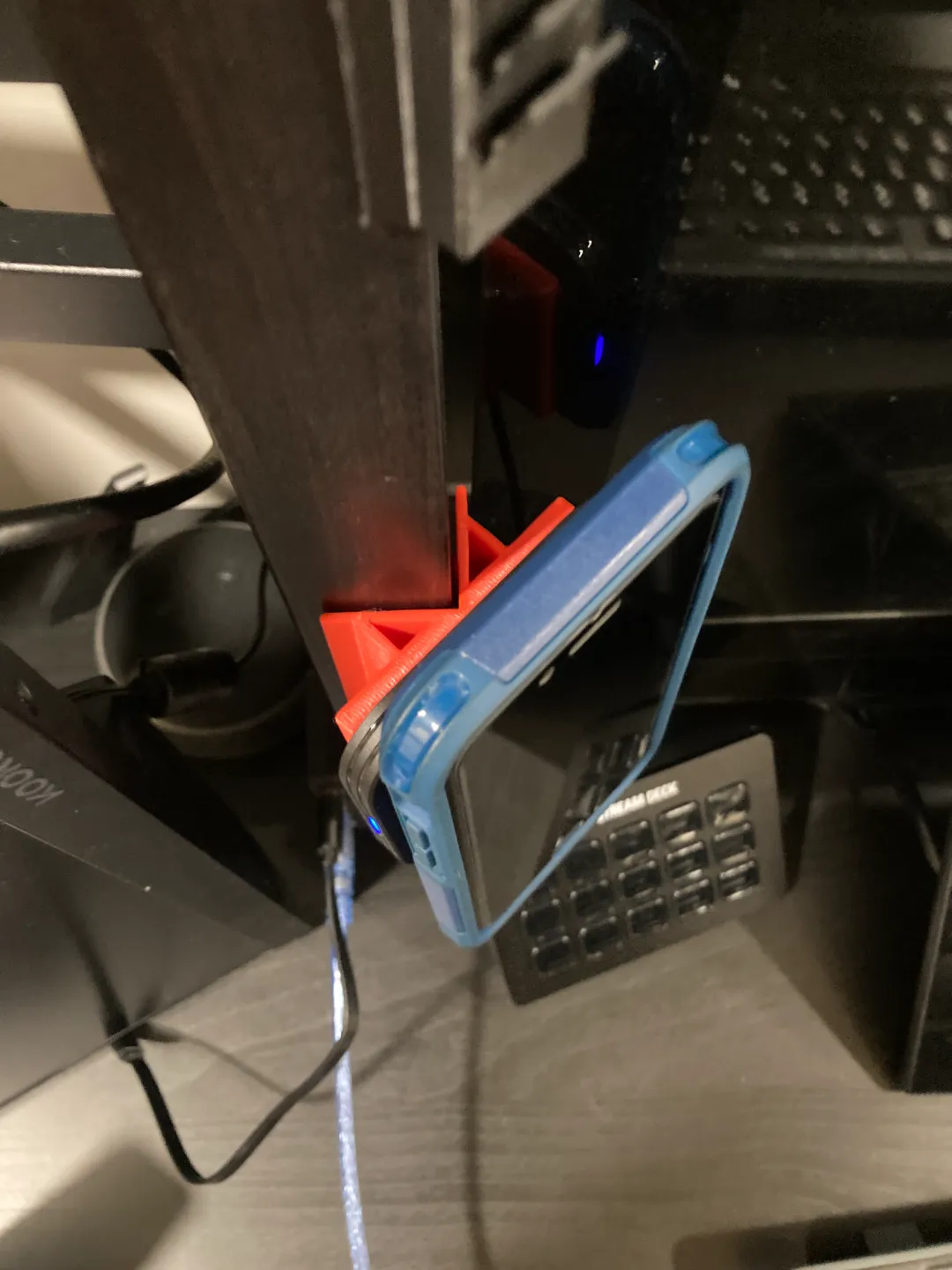 Magsafe corner charger, photo 3 of 4 - Magsafe corner charger Household