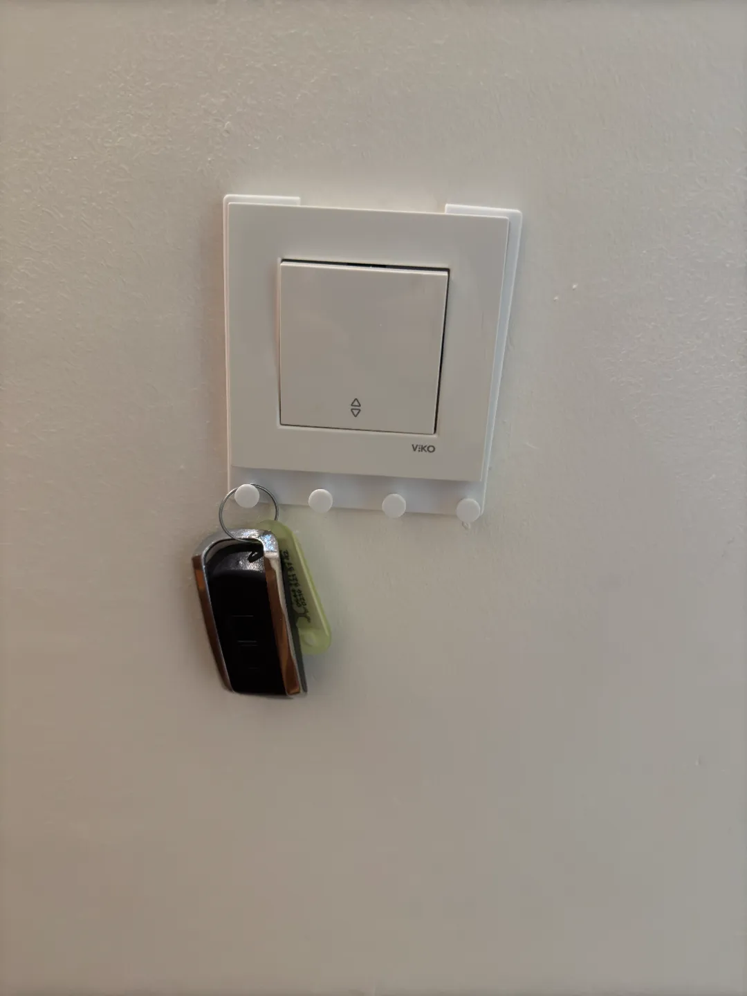 Light switch frame key hanger, photo 4 of 4 - Light switch frame key hanger Household