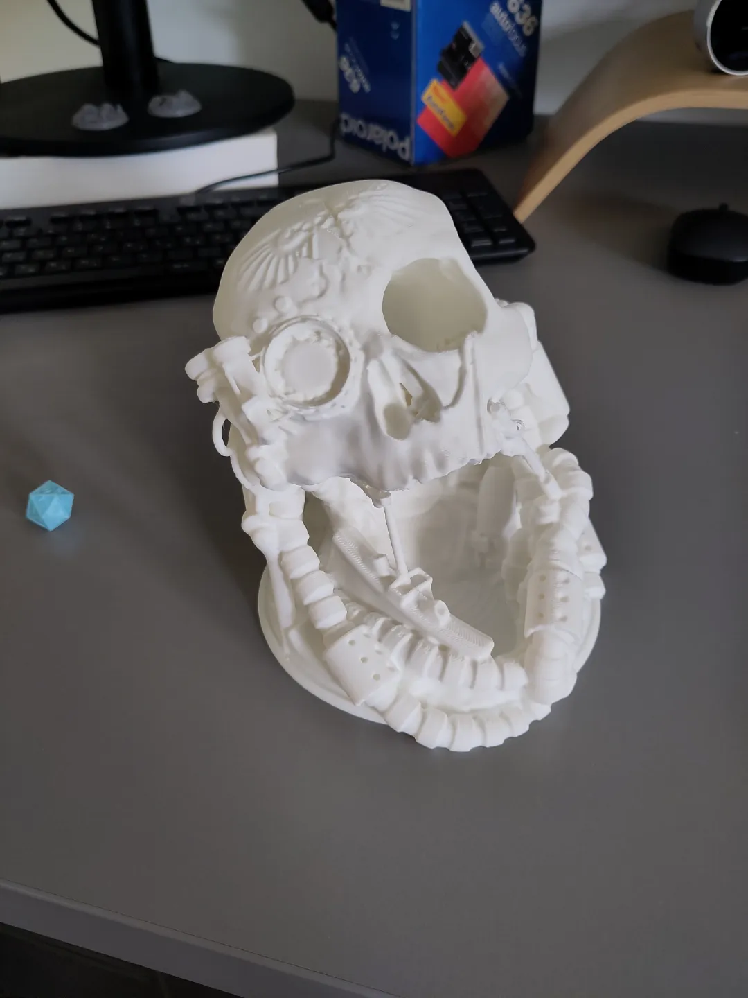 W40k Servitor Skull Dice Tower, photo 2 of 4 - W40k Servitor Skull Dice Tower Toys & Games