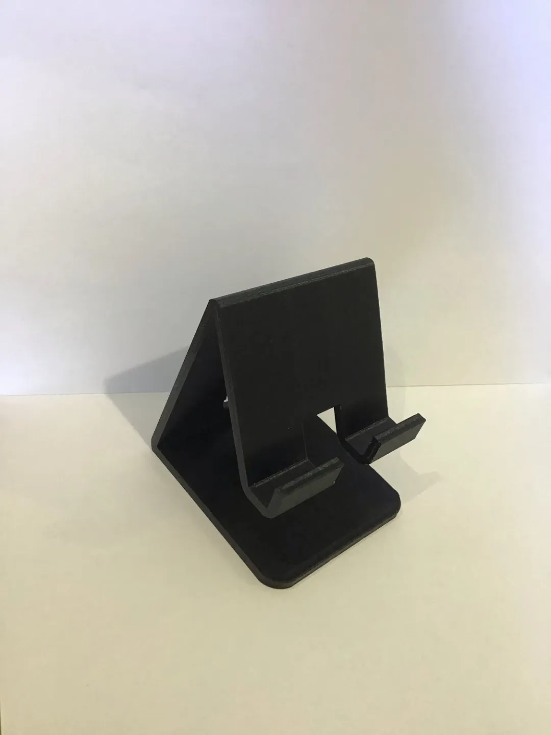 Minimalistic Phone Holder, photo 4 of 4 - Minimalistic Phone Holder Hobby & DIY