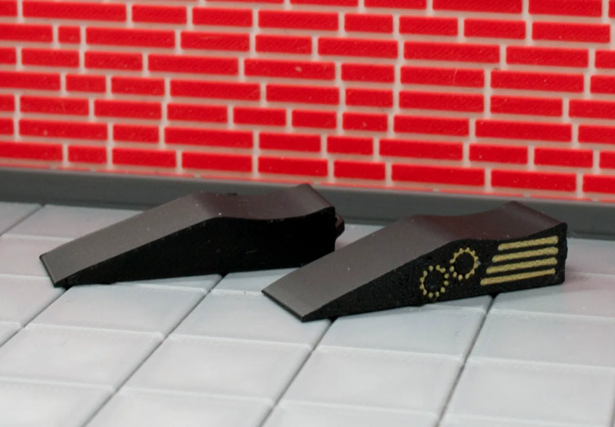 Miniature car ramp for diorama, scale 1:18 - Dioramas & Scenes, in stock
