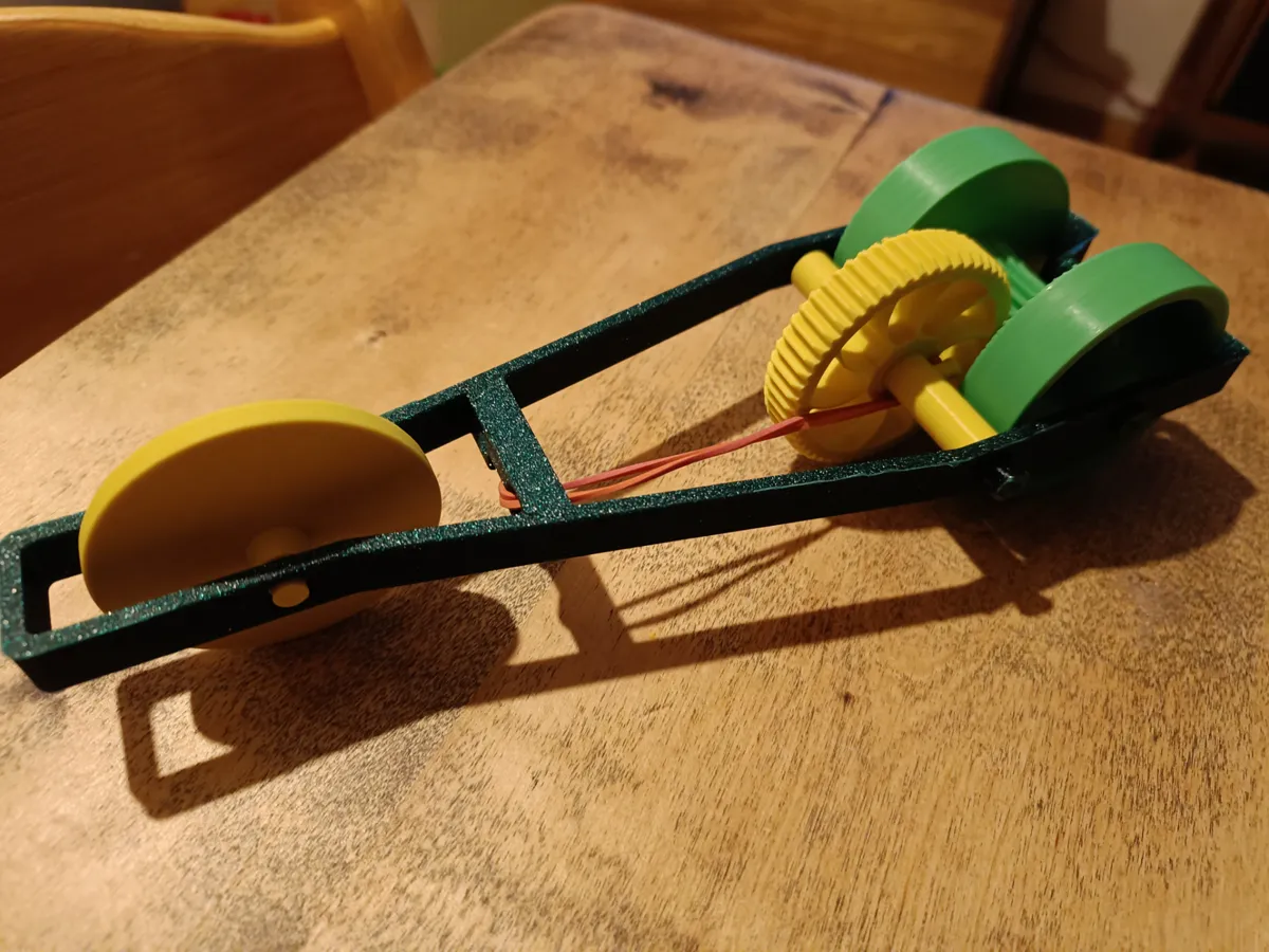 Rubberband speedster car, photo 3 of 4 - Rubberband speedster car Learning & STEM