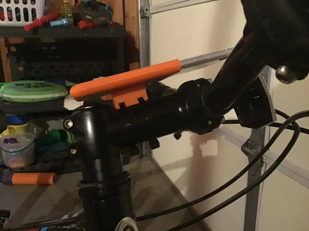 iPhone SE 8 7 Bike Phone Mount, photo 2 of 3 - iPhone SE 8 7 Bike Phone Mount Mobile & Device Accessories
