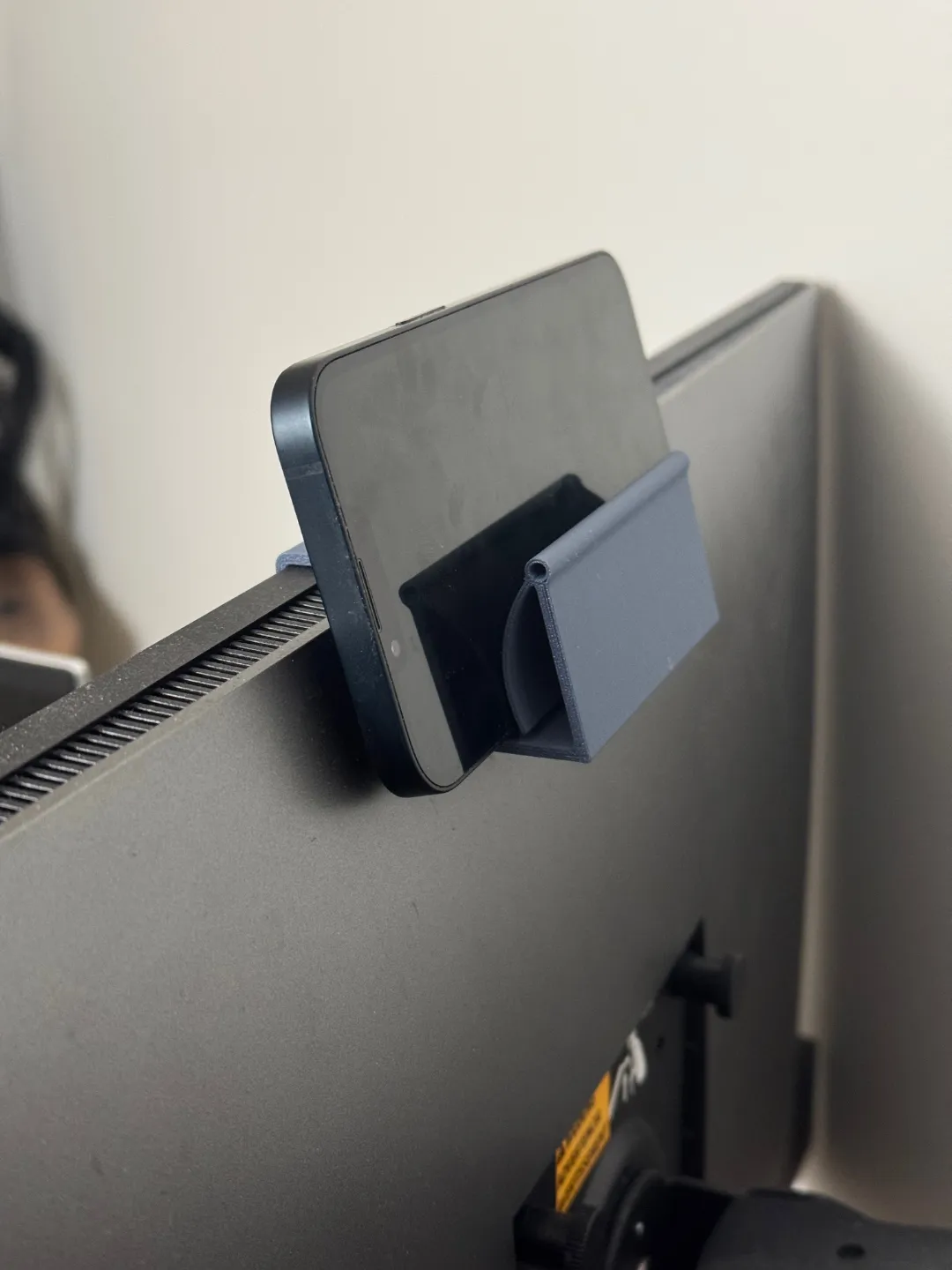 iPhone Continuity Camera Monitor Mount, photo 3 of 4 - iPhone Continuity Camera Monitor Mount Mobile & Device Accessories