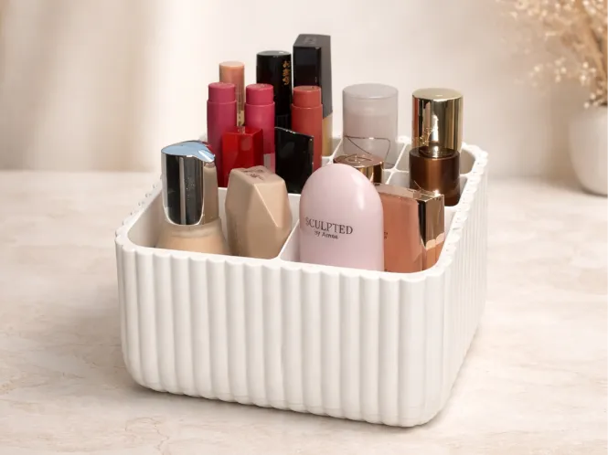 Elegant bathroom / Makeup organizer