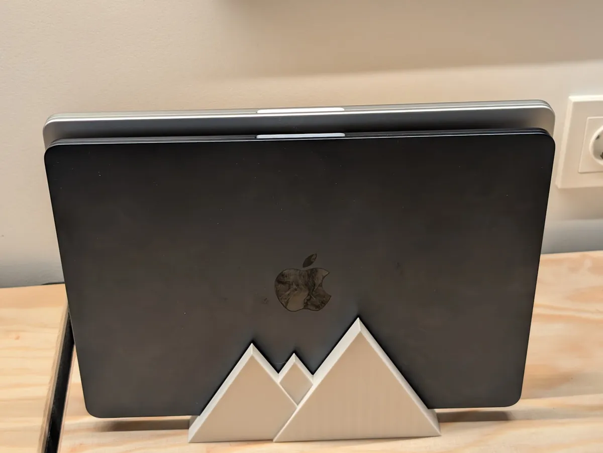 Double macbook vertical stand - pro and air, photo 4 of 4 - Double macbook vertical stand - pro and air Mobile & Device Accessories