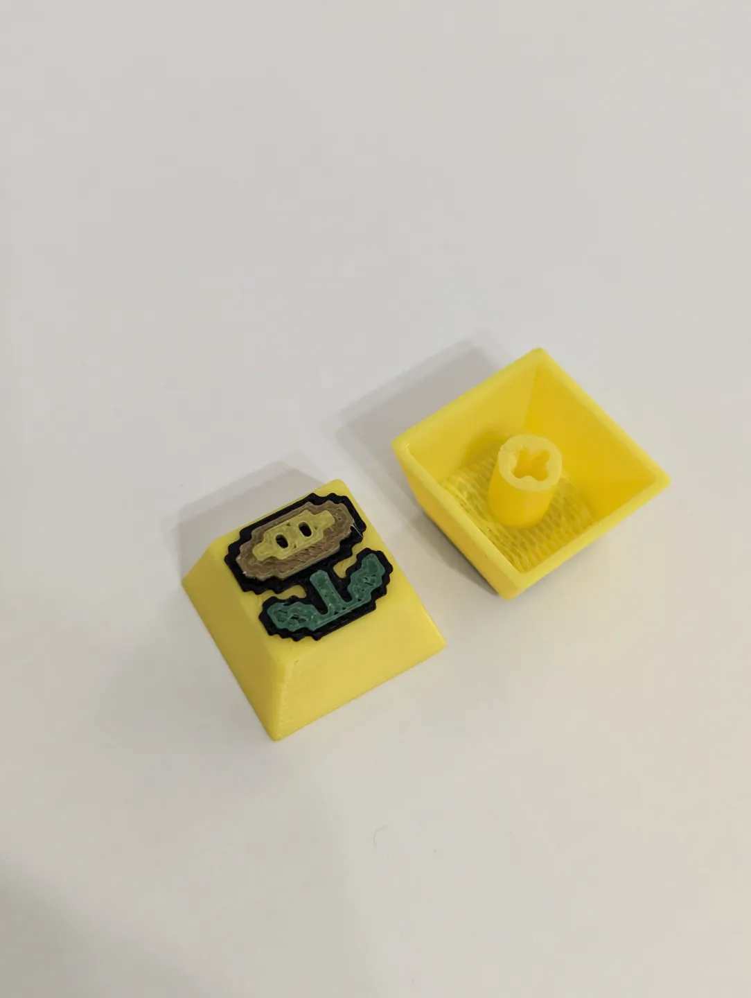 Flower keycap 8bit vintage style, photo 2 of 4 - Flower keycap 8bit vintage style Toys & Games