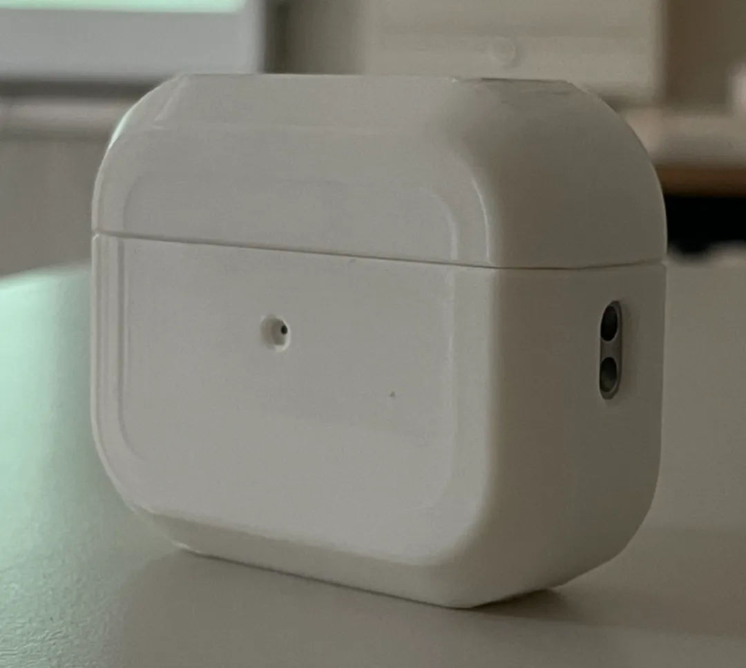 Airpods Pro (2) Case With Magsafe Support - Electronics, in stock in India