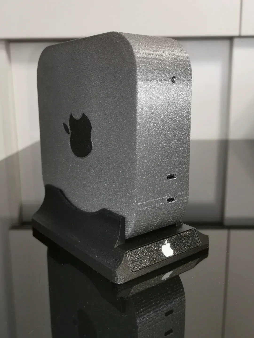 MAC Mini M4 垂直底座 (with Apple logo), photo 2 of 4 - MAC Mini M4 垂直底座 (with Apple logo) Home Decor Items