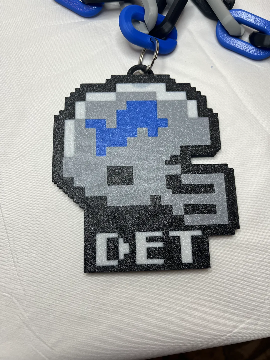 Detroit Lions Tecmo Super Bowl Helmet Logo Chain, photo 3 of 3 - Detroit Lions Tecmo Super Bowl Helmet Logo Chain Fashion