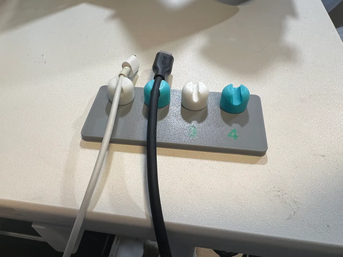 Simple Magnetic Cable Holder | 2 Sizes