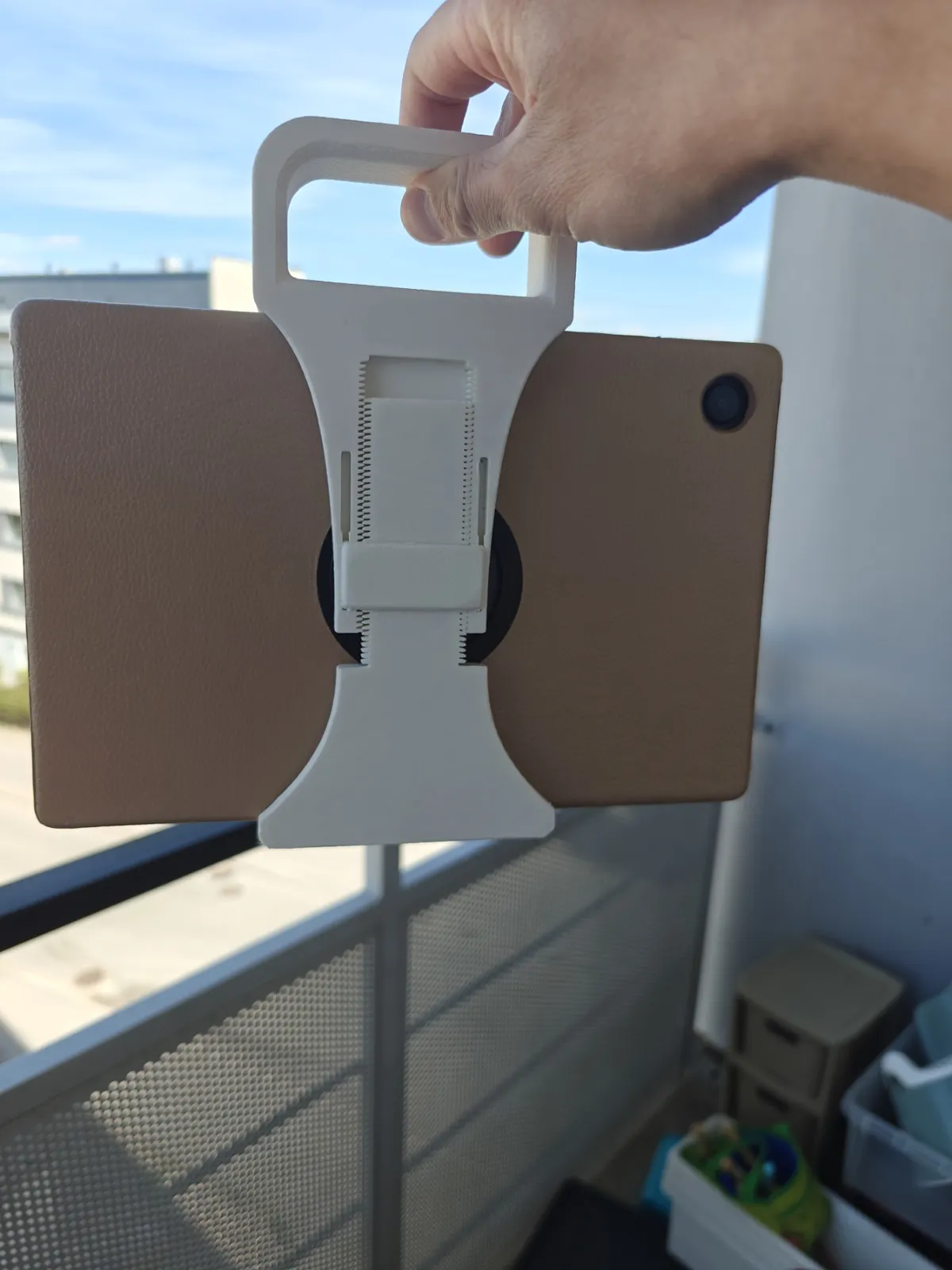 Adjustable Tablet Hand Grip (155mm - 215mm), photo 4 of 4 - Adjustable Tablet Hand Grip (155mm - 215mm) Sports & Fitness