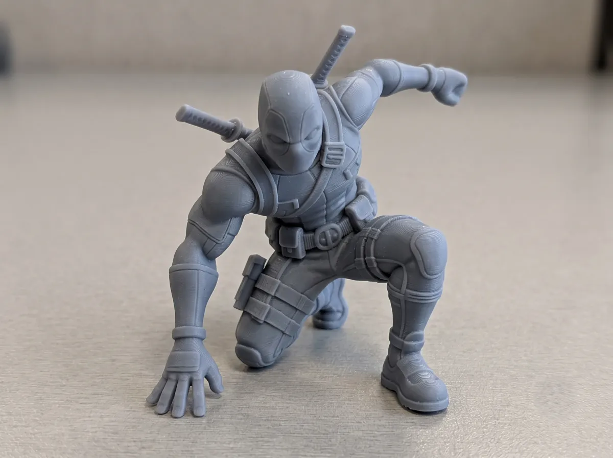 Deadpool Action Pose Figure / Desk Ornament, photo 3 of 4 - Deadpool Action Pose Figure / Desk Ornament Desk & Office