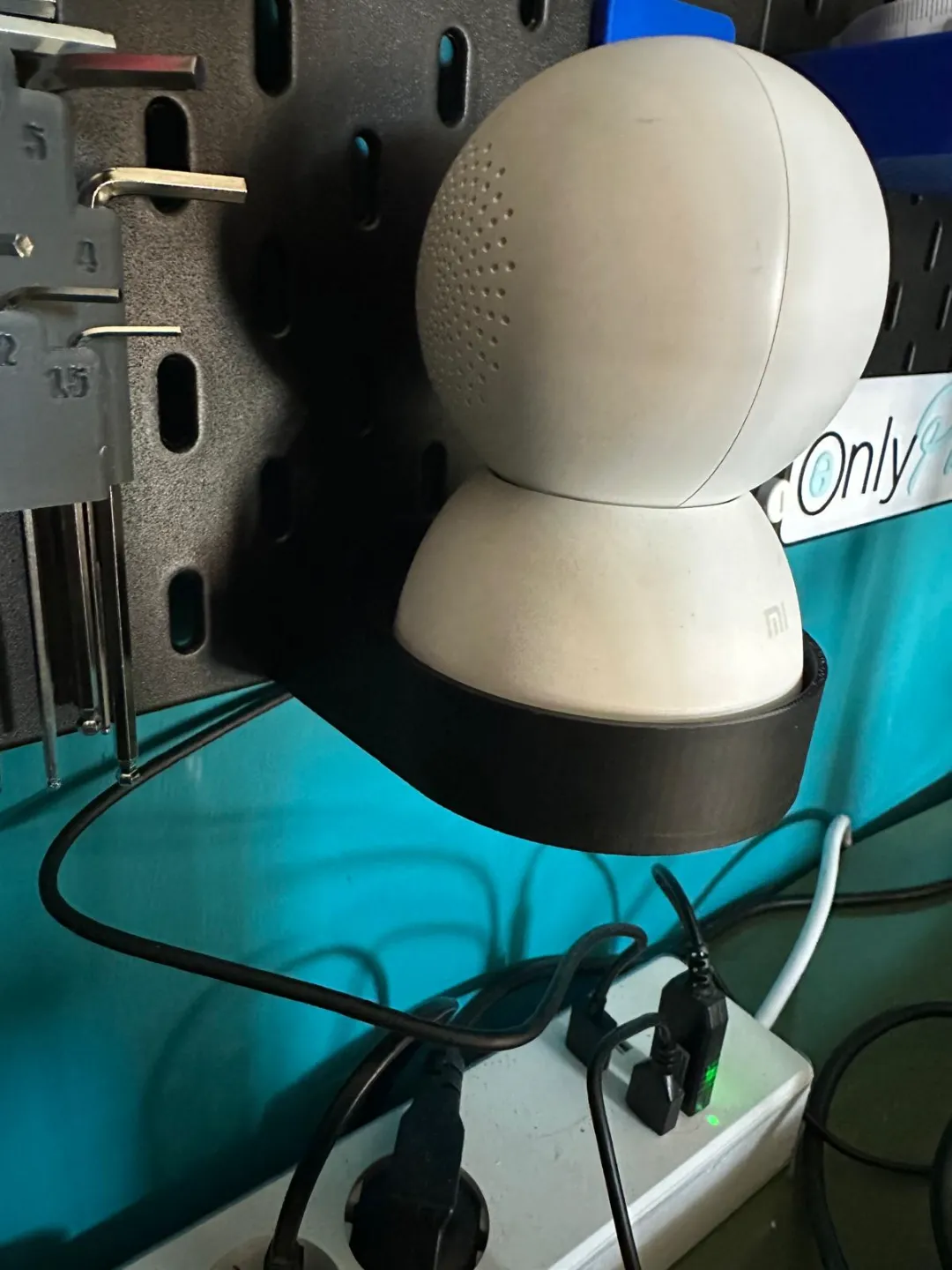 Webcam Xiaomi x Skadis Holder, photo 3 of 3 - Webcam Xiaomi x Skadis Holder Camera & Photography