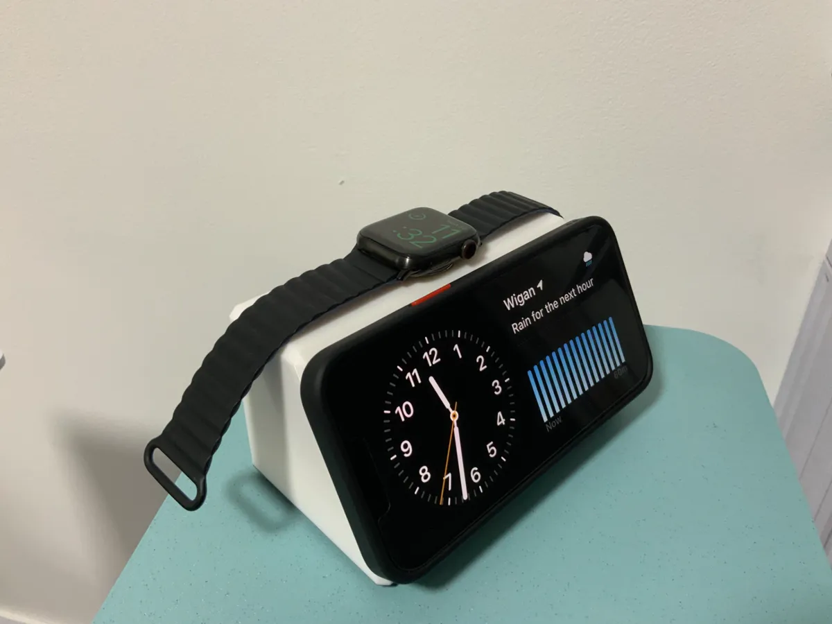 MagDock Pulse Charger Stand, photo 4 of 4 - MagDock Pulse Charger Stand Household