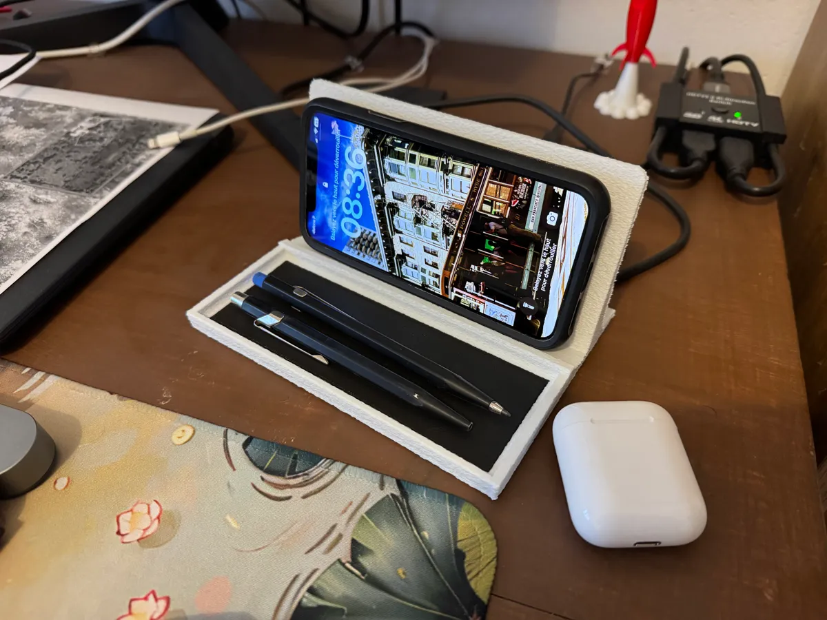 Dual Smartphone Desk Holder, photo 3 of 3 - Dual Smartphone Desk Holder Hobby & DIY