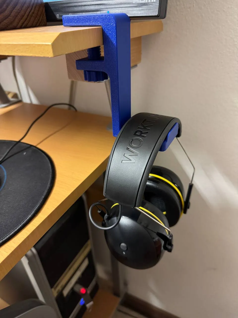 Modular Headphone Desk Hook, photo 2 of 4 - Modular Headphone Desk Hook Hobby & DIY