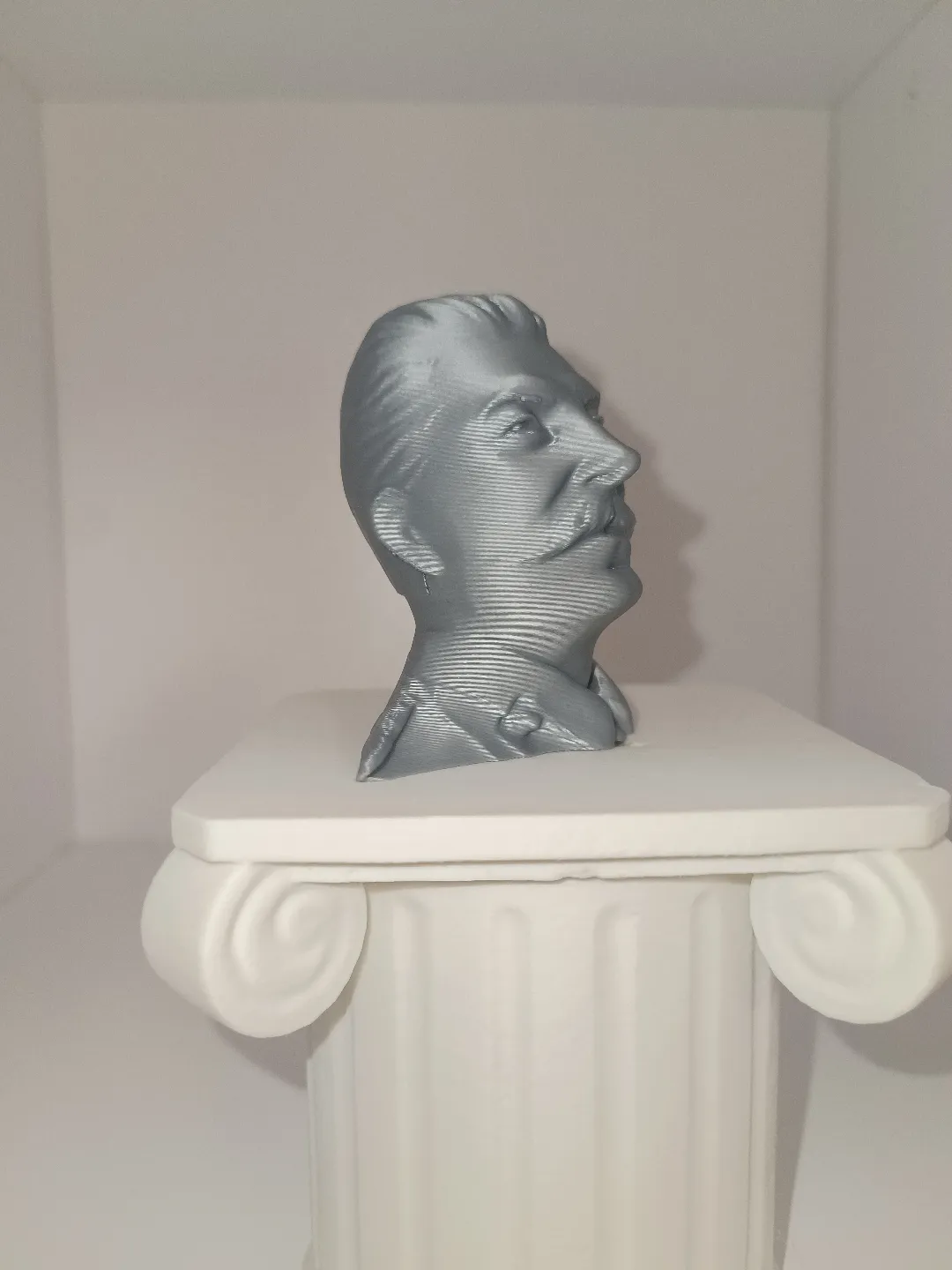 Bust of Joseph Stalin, photo 3 of 4 - Bust of Joseph Stalin Figurines & Collectibles